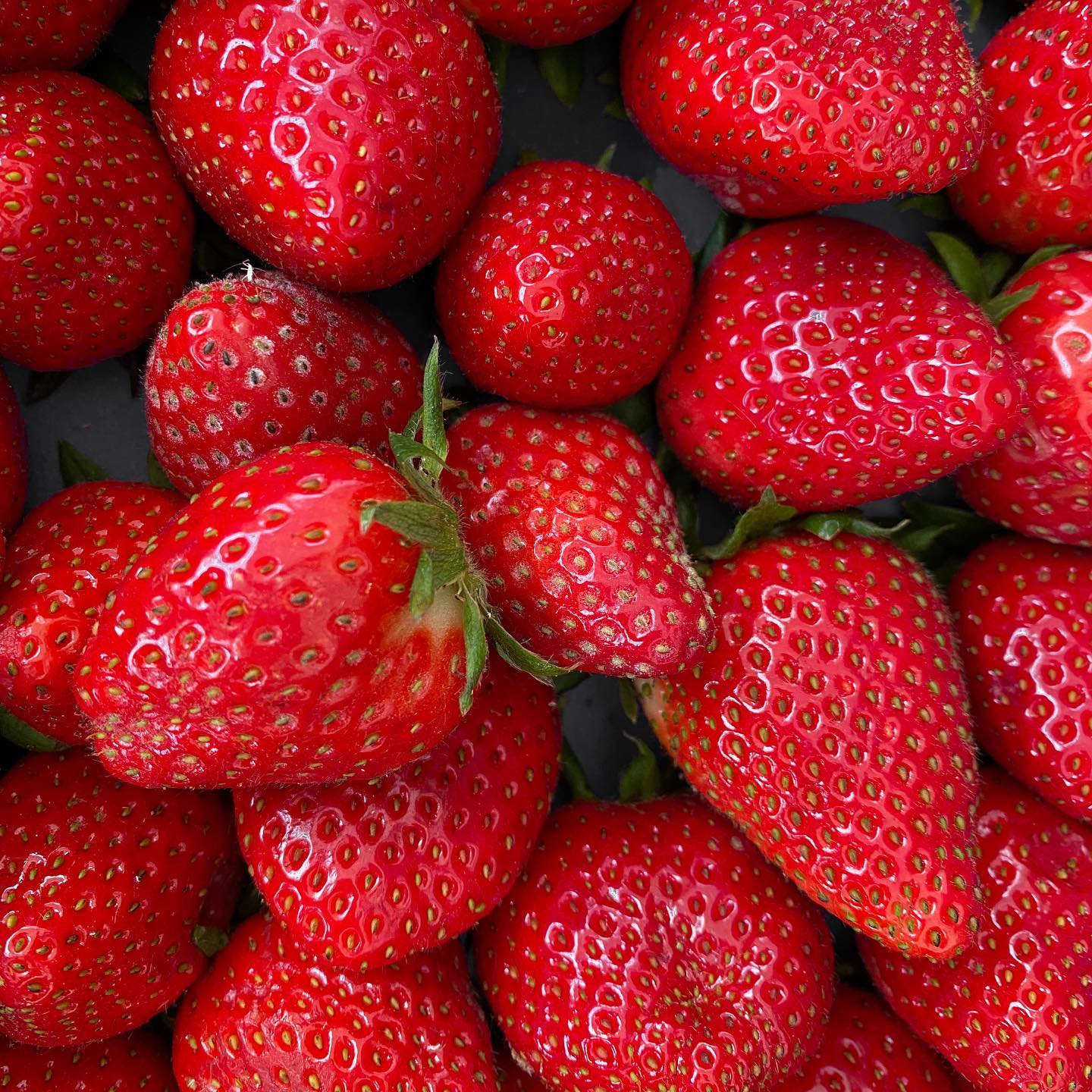 Nanafruit Premium Dried Strawberries – Naturally sweet and tangy dried strawberries, rich in vitamin C and antioxidants, with low sugar and no preservatives.