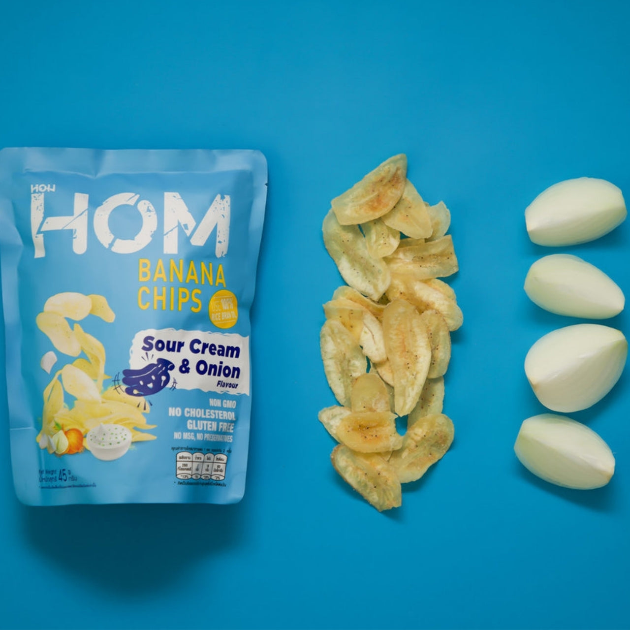 HOM Banana Chips Sour Cream & Onion Flavor – Crispy handpicked banana chips cooked in rice bran oil, seasoned with creamy sour cream and zesty onion.