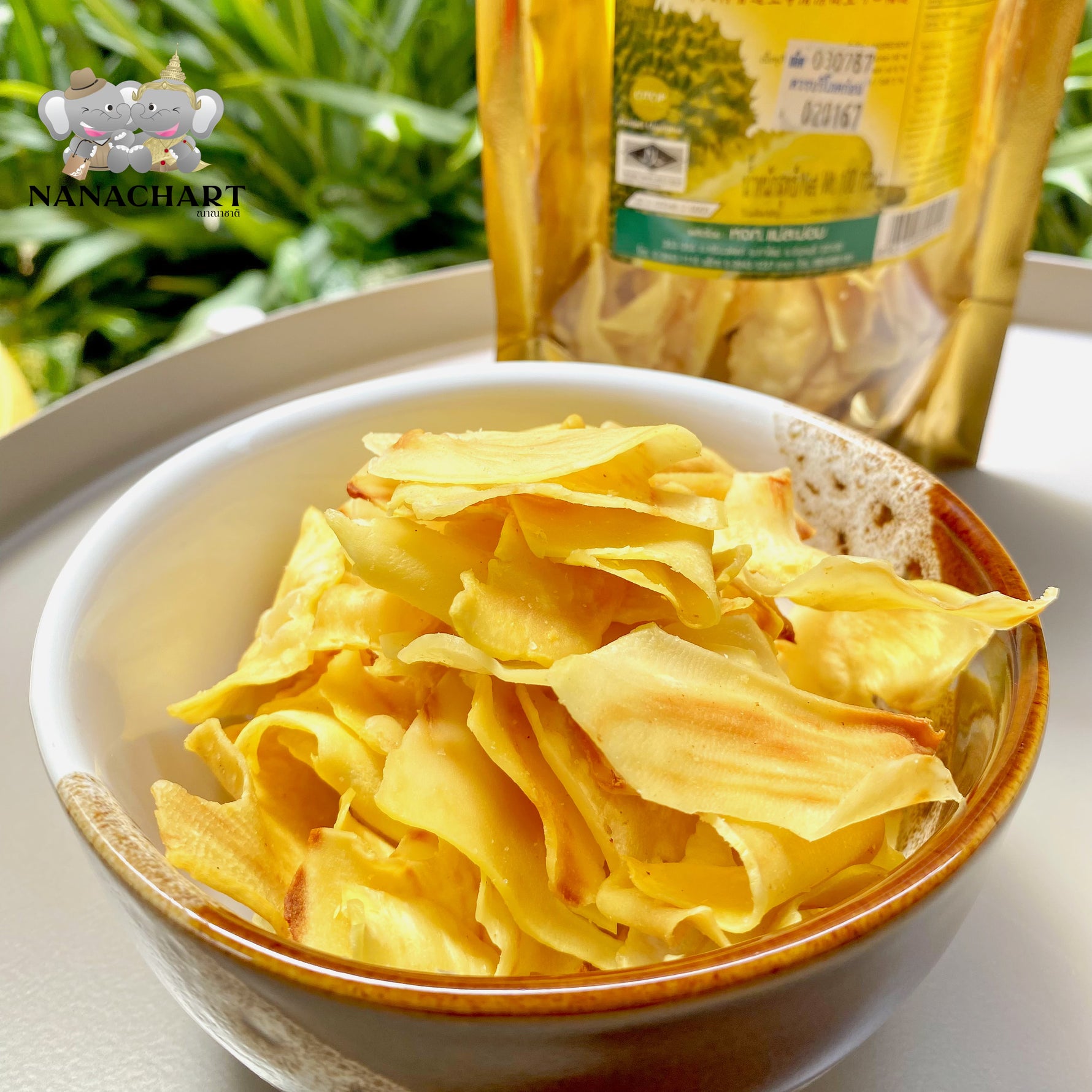 Mae Lamom Durian Chips – Crispy, fragrant chips made from premium Monthong durians, freshly fried and preservative-free for a naturally delicious snack.